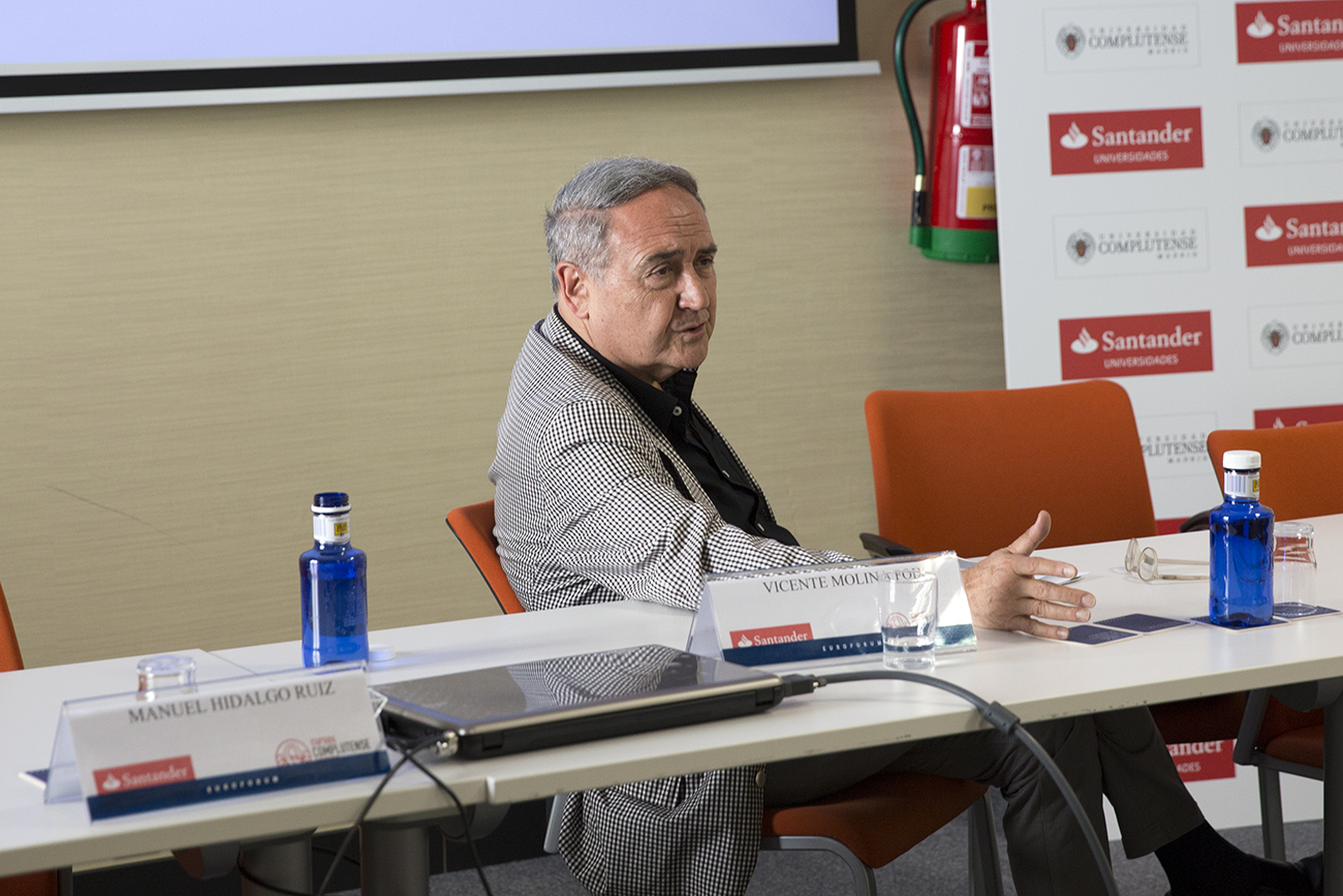 Vicente Molina Foix destaca la figura de Gutiérrez Aragón como “director literario”